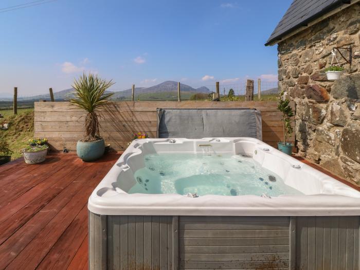 Cefnbron is in Trefor, Gwynedd, North Wales, hot tub, off-road parking, near a National Park, rural.