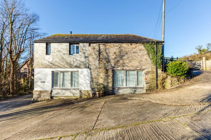 The Barn, St. Minver in St Minver, Cornwall. Close to amenities and a beach. Woodburning stove. Pets