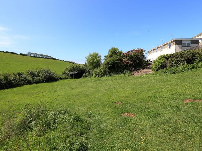 Thornlea View, Hope Cove, Devon. Close to shop, pub and a beach. Communal laundry and gardens. WiFi.