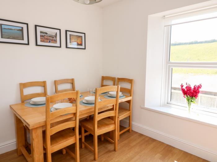 Thornlea View, Hope Cove, Devon. Close to shop, pub and a beach. Communal laundry and gardens. WiFi.