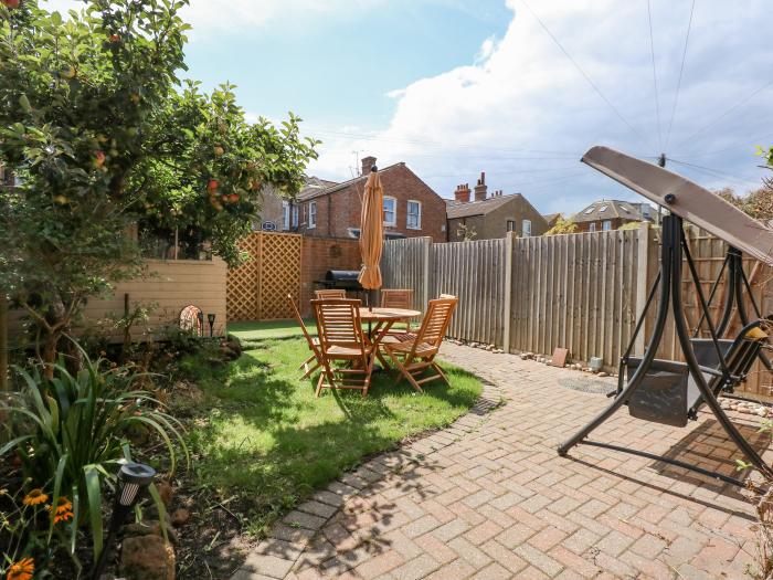 Apple Tree House is in Hunstanton, Norfolk. Pet-friendly. Near amenities and beach. Enclosed garden.