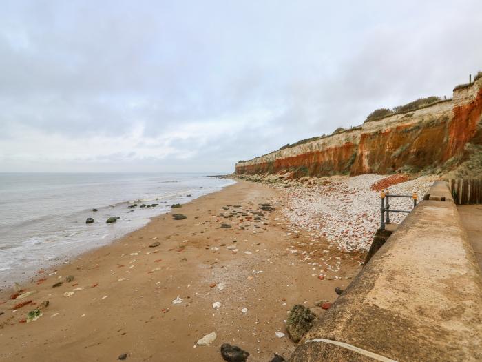 Apple Tree House is in Hunstanton, Norfolk. Pet-friendly. Near amenities and beach. Enclosed garden.