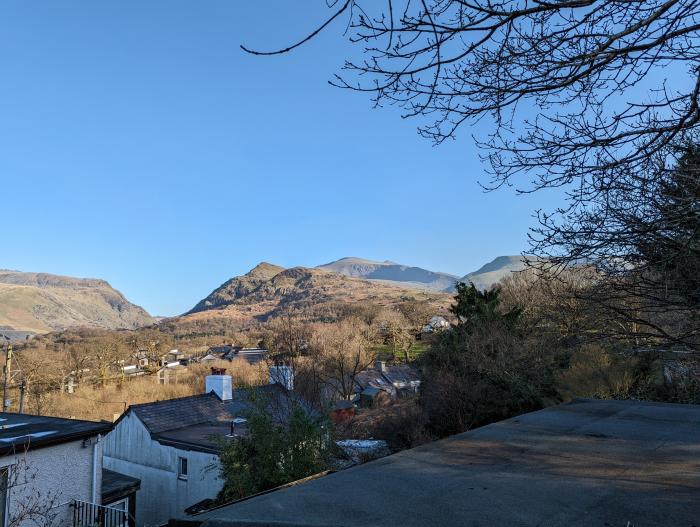 Llety'r Wyddfa, Llanberis, Gwynedd. Close to a shop, pub and lake. Near National Park. Countryside