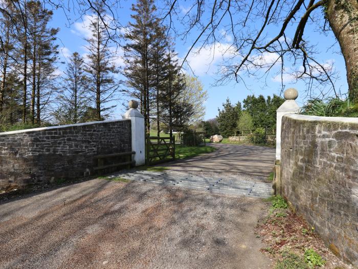 Hurdwick Lodge, Tavistock, Devon, near Dartmoor National Park, Near Tamar Valley AONB, Open plan, TV