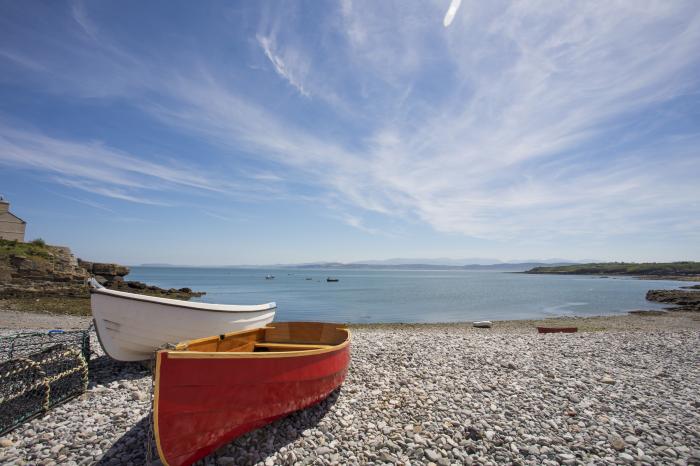 Coastal Cafe Apartment, Moelfre