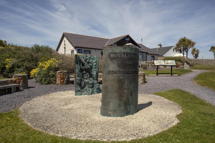 Coastal Cafe Apartment, Moelfre