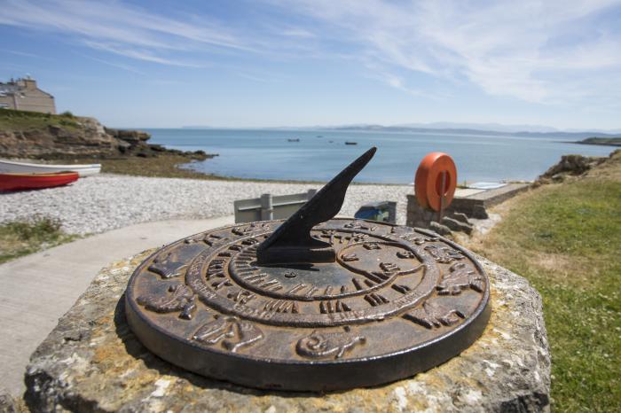 Coastal Cafe Apartment, Moelfre