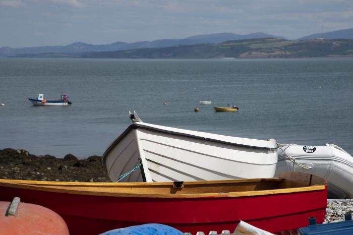 Coastal Cafe Apartment, Moelfre