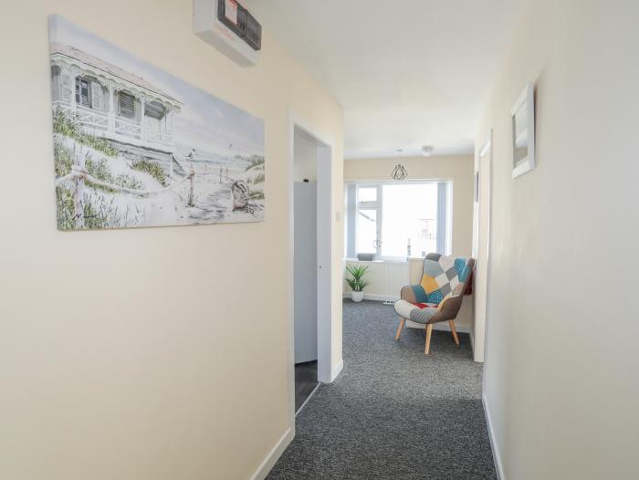 Coastal Cafe Apartment, Moelfre