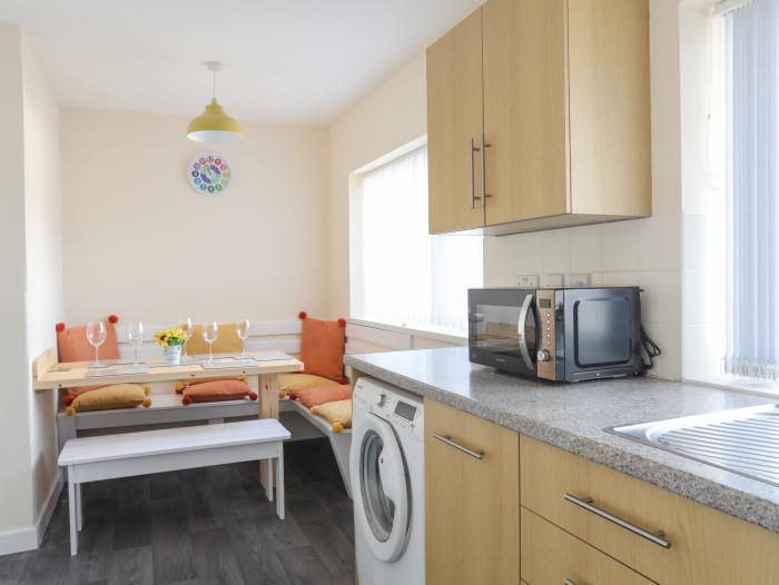 Coastal Cafe Apartment, Moelfre