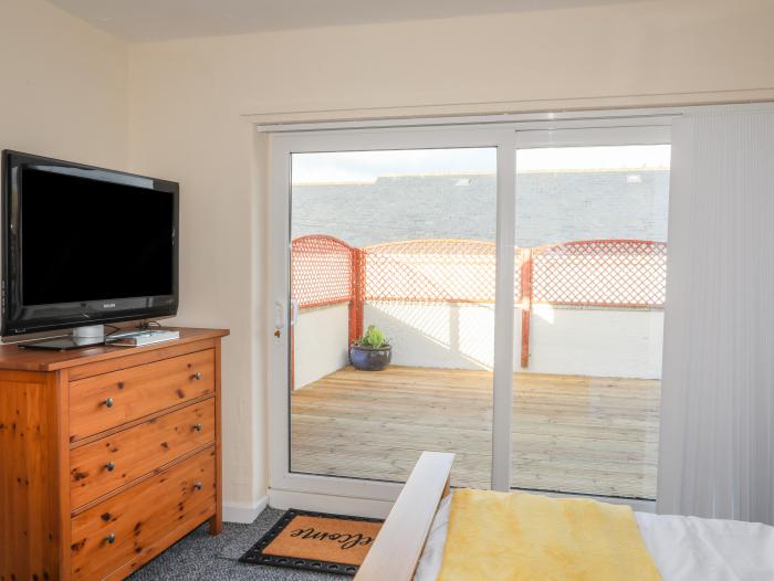 Coastal Cafe Apartment, Moelfre