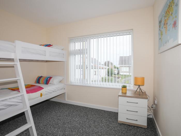 Coastal Cafe Apartment, Moelfre