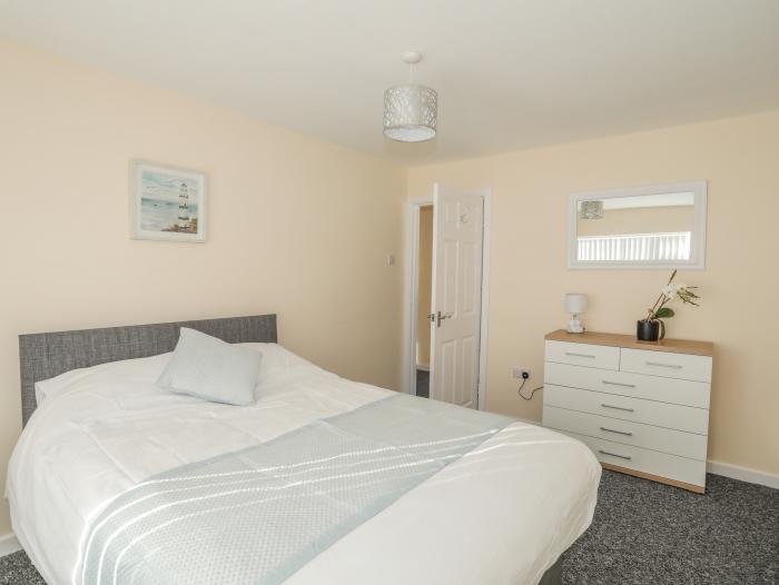 Coastal Cafe Apartment, Moelfre