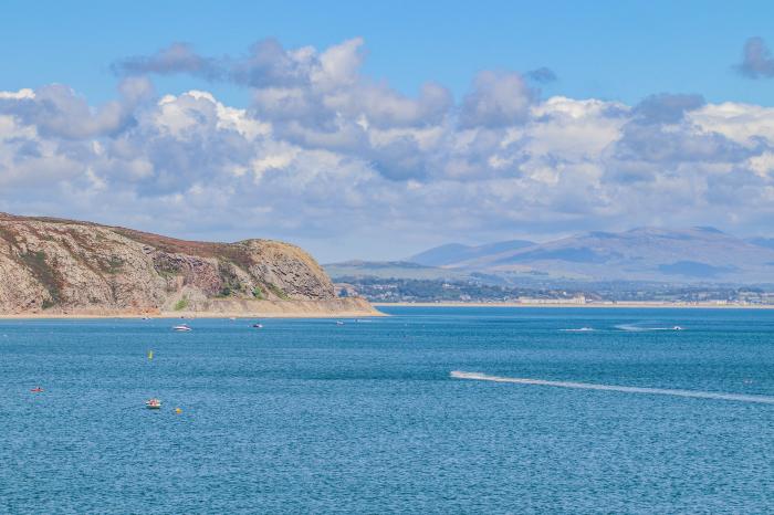 Trem Y Borth Apartment, Abersoch