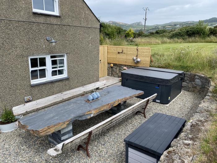 Farmhouse, Nefyn