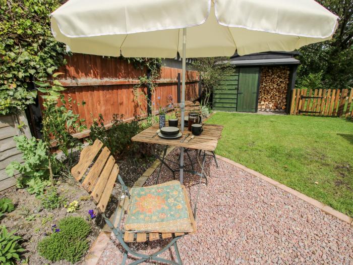 Nash Cottage, Kingsland, Northumberland. Pet-friendly. Family-friendly. Enclosed garden. Woodburner.