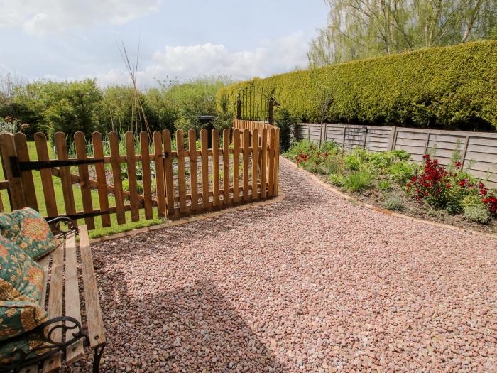 Nash Cottage, Kingsland, Northumberland. Pet-friendly. Family-friendly. Enclosed garden. Woodburner.