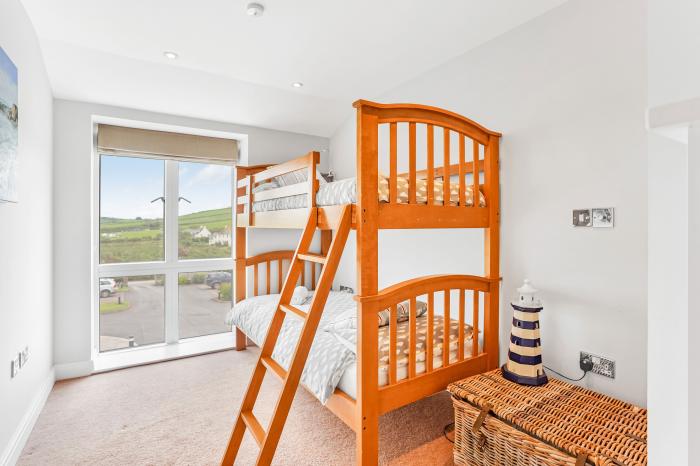 6 Ocean's Edge, Thurlestone