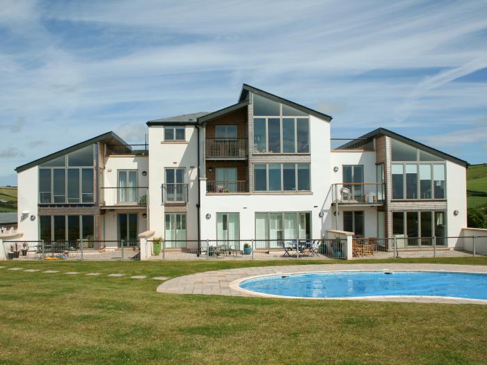 6 Ocean's Edge, Thurlestone