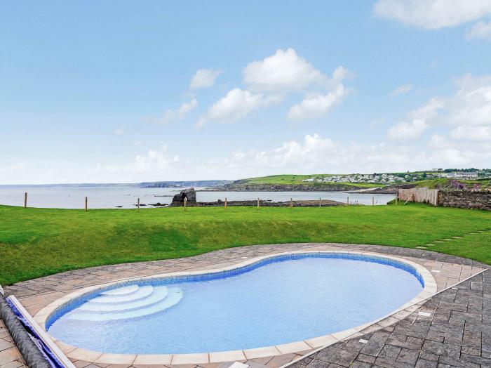 6 Ocean's Edge, Thurlestone