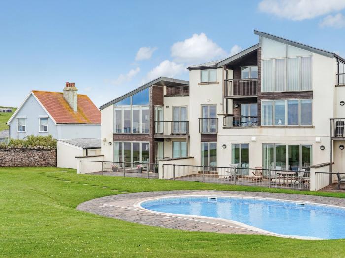 6 Ocean's Edge, Thurlestone