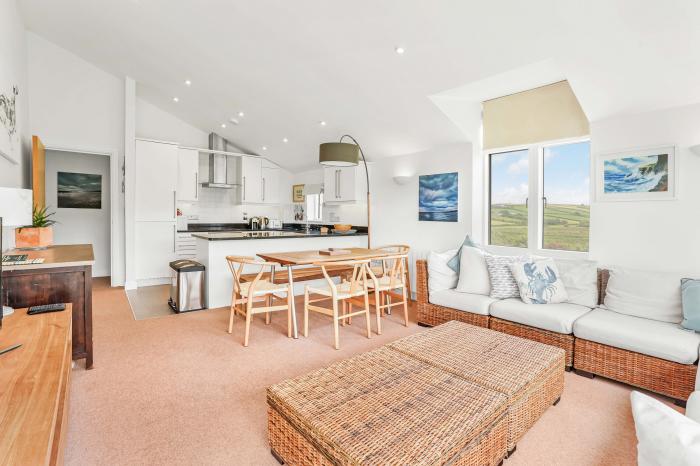 6 Ocean's Edge, Thurlestone