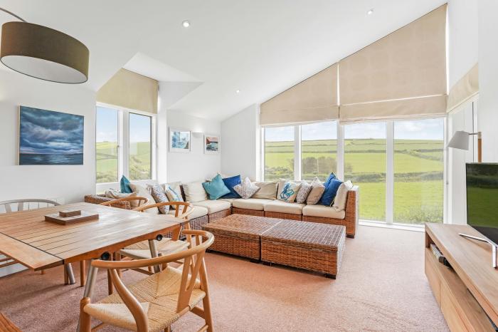 6 Ocean's Edge, Thurlestone