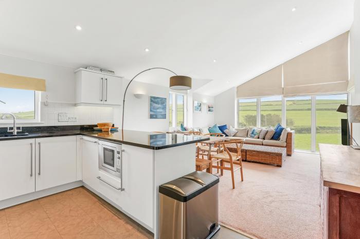 6 Ocean's Edge, Thurlestone