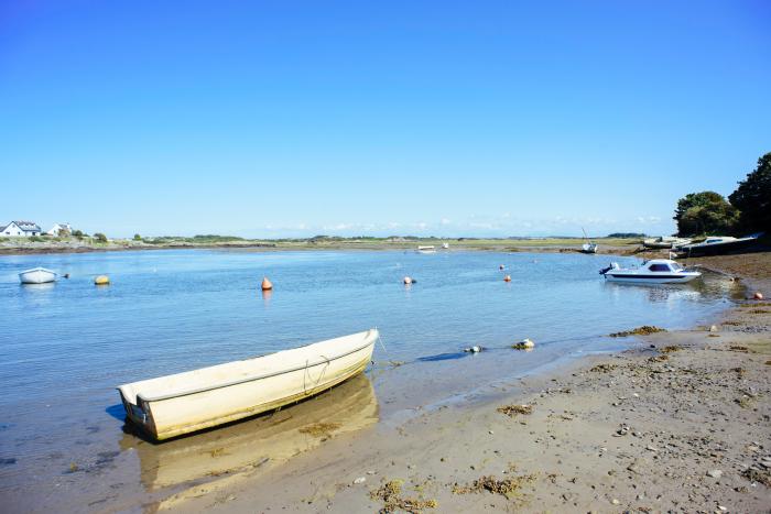 Caban Cariad, Bodedern