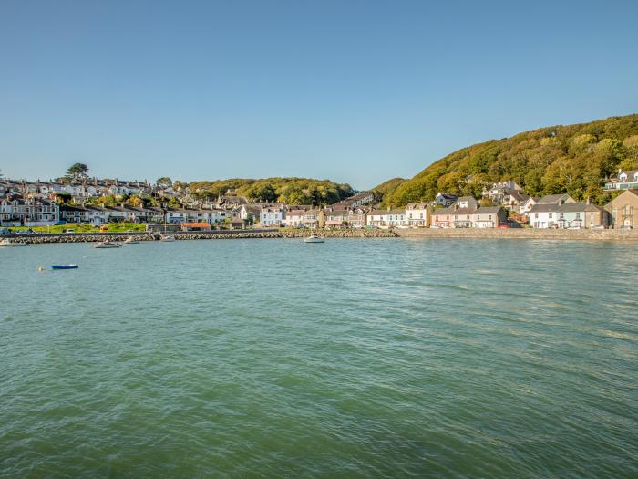 Maenllwyd, Porthmadog