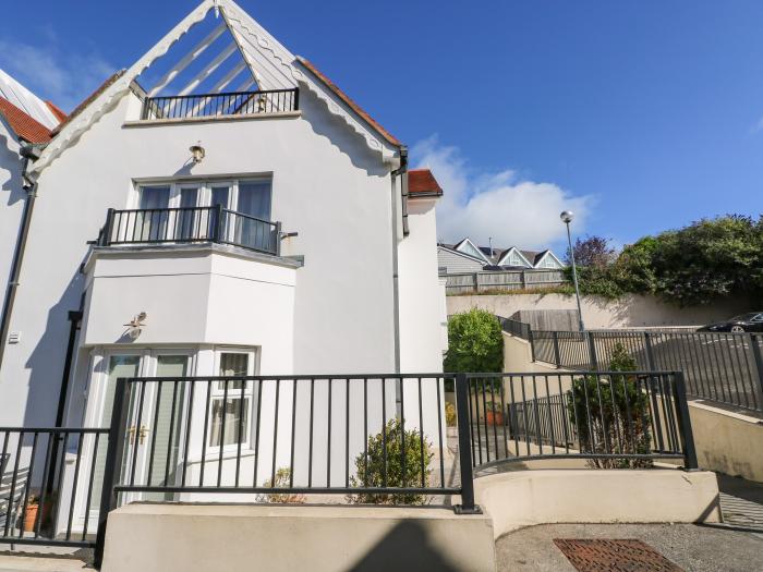 22 Giltar House, Tenby