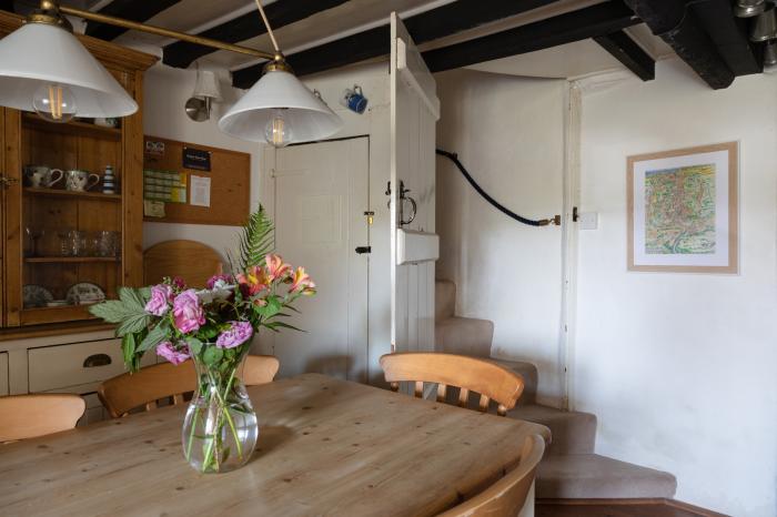 Rose Thatch, Malborough, Devon. Countryside, Near a National Park, Woodburning Stove, Cottage, Patio