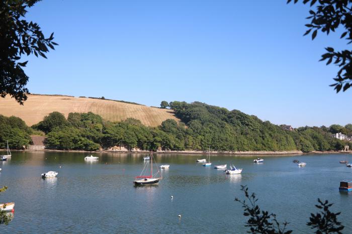 End Cottage, Malborough, Devon, Near a National Park, Close to a beach, Woodburning stove, Microwave