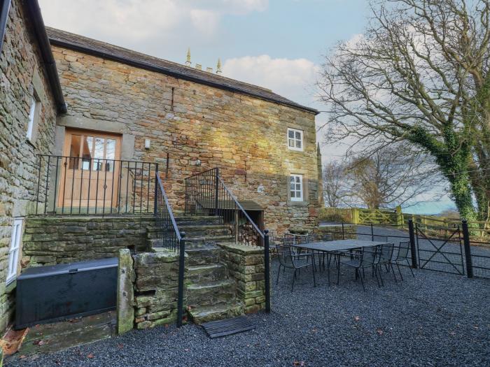 The Tithe Barn, Barnard Castle, Durham. Grade II listed. Detached property. Wodoburning stove. 5bed.