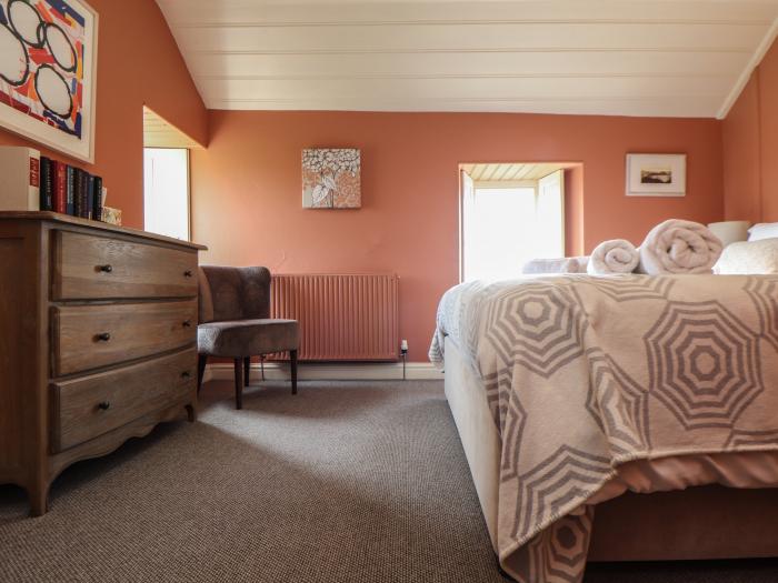 Faraway Cottage, is near Porthgwarra, Cornwall. Two-bedroom cottage with pretty views. Pet-friendly.