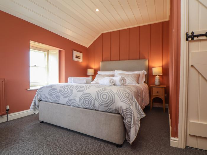 Faraway Cottage, is near Porthgwarra, Cornwall. Two-bedroom cottage with pretty views. Pet-friendly.