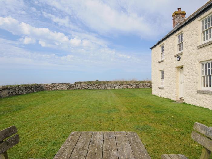 Three Chimneys nr Porthgwarra, Cornwall. Four-bedroom home with sea views. Pet-friendly. Near beach.