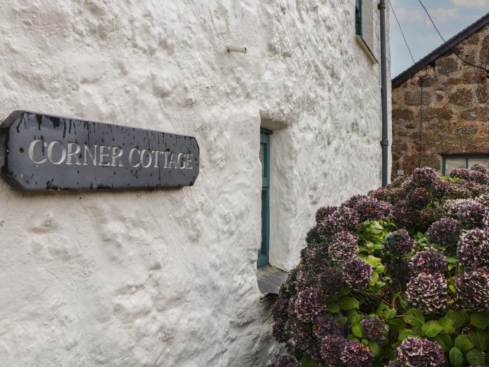 Corner Cottage, near Porthgwarra, Corwall. One-bedroom home, ideal for couples. EV charger. Coastal.