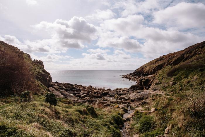 Cove Cottage is in Porthgwarra, Cornwall. Grade II listed home with pet-friendly policy. Near beach.