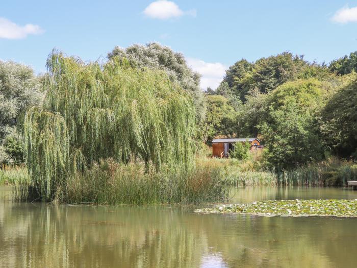 The Sheperds Hut at Bridge Lake Farm &amp; Fishery, Chacombe