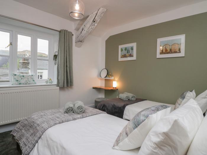 Ashwood Cottage, Newton in Cartmel, Cumbria. Pet-friendly. Enclosed garden. Smart TV. Three-bedrooms