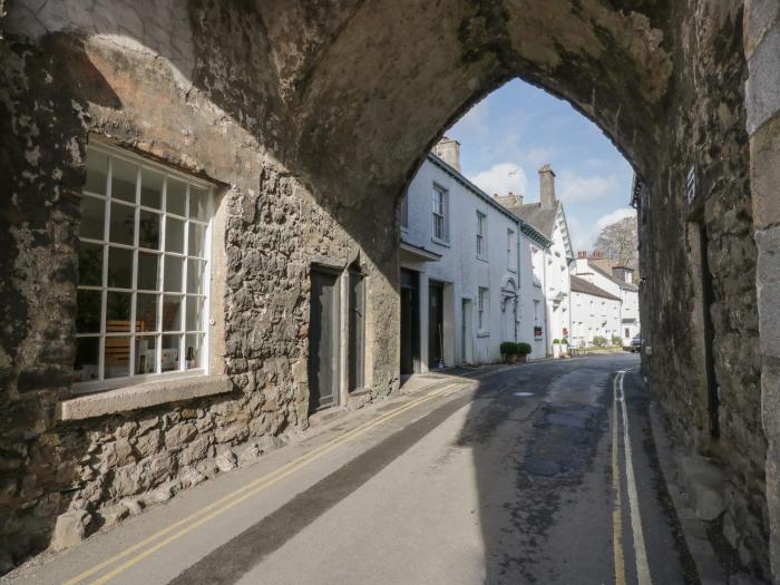 Ashwood Cottage, Newton in Cartmel, Cumbria. Pet-friendly. Enclosed garden. Smart TV. Three-bedrooms