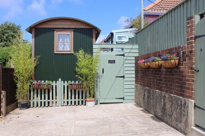 Little Worsley and The Sheperds Hut, Wroxall