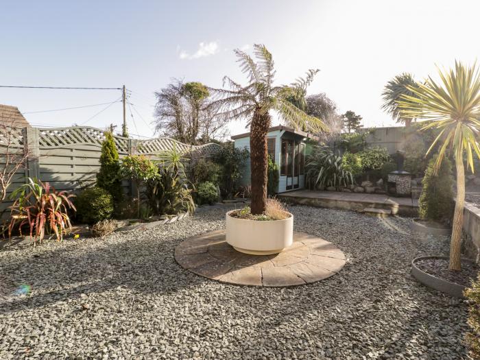 14 Bay View Road, Benllech