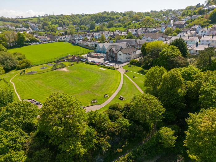 Teifi Villa in St Dogmaels, in Pembrokeshire. Enclosed garden, hot tub, off-road parking, two pets.