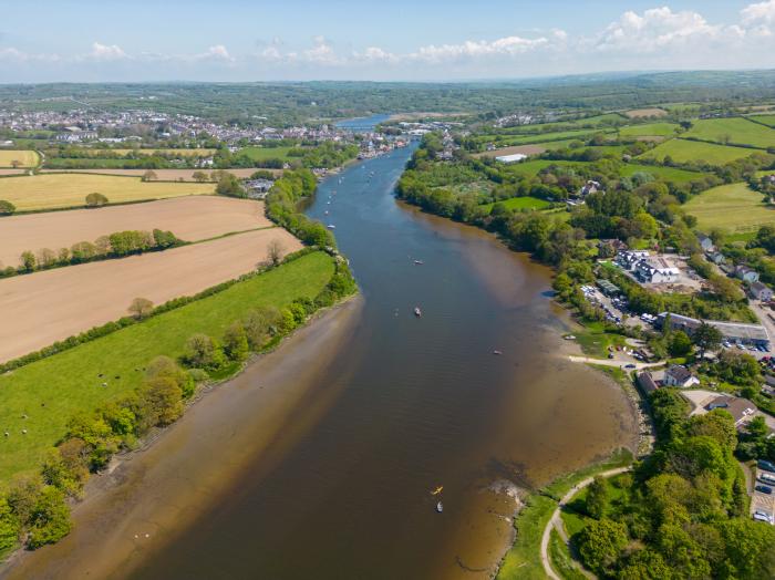 Teifi Villa in St Dogmaels, in Pembrokeshire. Enclosed garden, hot tub, off-road parking, two pets.