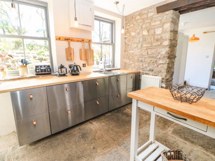 Burnt Mill Cottage Sedbergh, Cumbria. In the Yorkshire Dales National Park. Pet-friendly. Woodburner