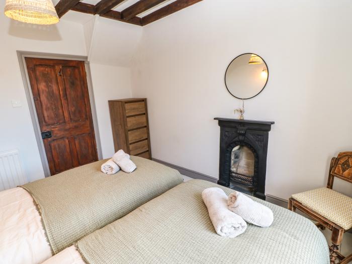 Burnt Mill Cottage Sedbergh, Cumbria. In the Yorkshire Dales National Park. Pet-friendly. Woodburner