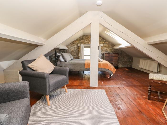 Burnt Mill Cottage Sedbergh, Cumbria. In the Yorkshire Dales National Park. Pet-friendly. Woodburner