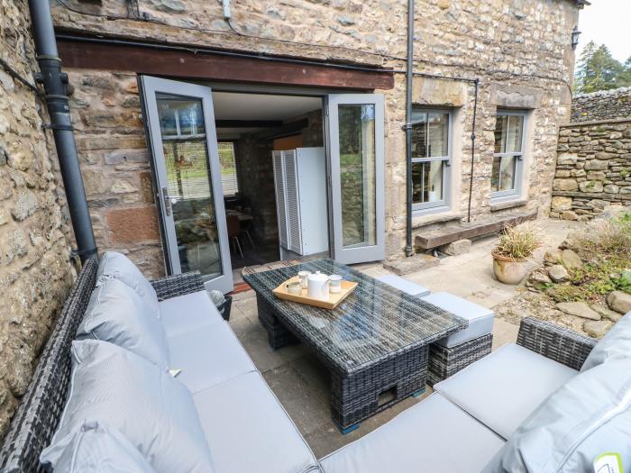 Burnt Mill Cottage Sedbergh, Cumbria. In the Yorkshire Dales National Park. Pet-friendly. Woodburner